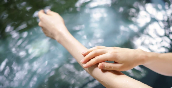 温泉入浴イメージ画像